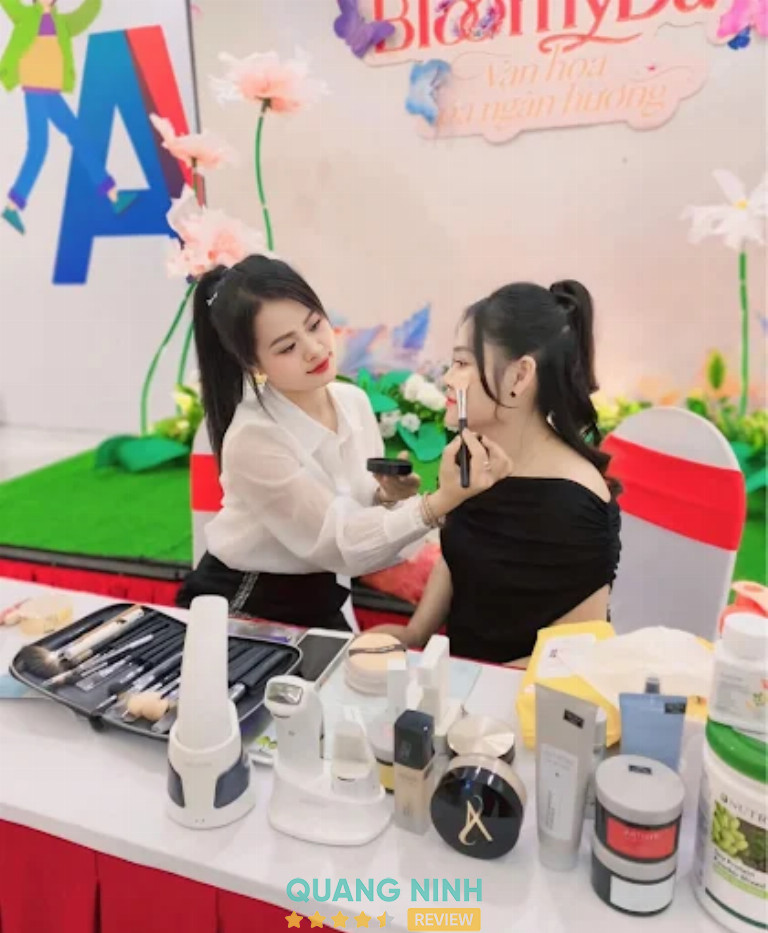 Ngọc Chinh Amway Makeup Cẩm Phả