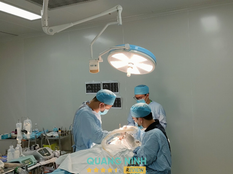 Bệnh Viện Răng Hàm Mặt Sài Gòn sở hữu đội ngũ bác sĩ chuyên môn cao