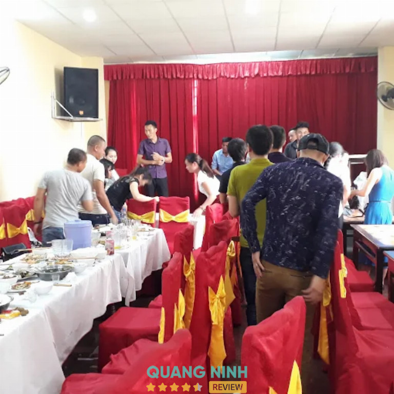 Nhà Hàng Tự Hồi Hoành Bồ