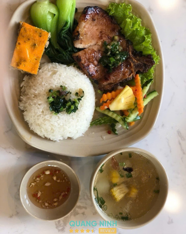 Quán Cơm Minh Tân Móng Cái